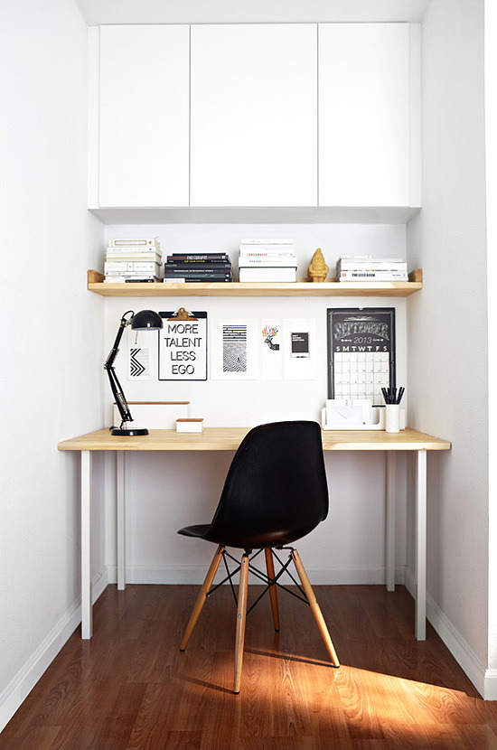 Corner desk for home office space