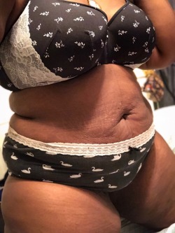 kurves-n-kurls:  ✨Strech Marks? Cute!✨😋Belly Rolls? Edible!😋🙏🏾Cellulite? Squeezable!🙏🏾🙌🏾Thick Arms? Huggable!🙌🏾💗💜Size? Perfectly Me 💗💜Embrace yourself! The vessel for your soul loves you! Love it back 😍😘