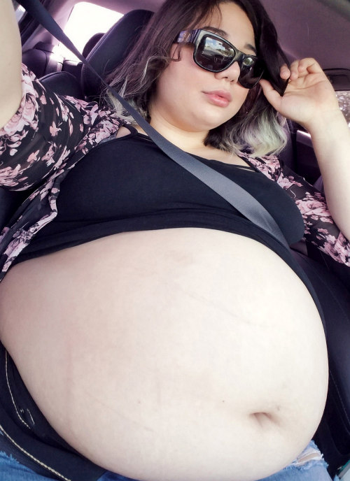 neptitudeplus:  Weekends are made for gluttony! Driving to her 4th fast-food feast of the day, yummy CQ decides to grow her belly so big that her flab is fatter than a fully-inflated airbag! (couchqueenie.tumblr)