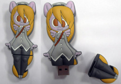 Poniparade Custom usb samples finally done. Green lighting the production now.  If enough people harass me about ill make an order form just for the USB
