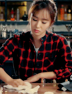 soonqus:  kwon yuri getting distracted at workÂ  