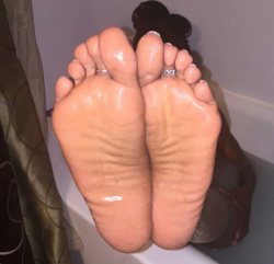 Ebony Feet & Ass