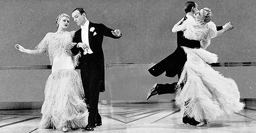 Fred Astaire and Ginger Rogers dancing Cheek to Cheek in Top Hat (Mark  Sandrich, 1935 — @дневники: асоциальная сеть