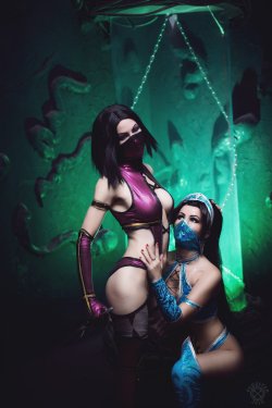 Kitana and Mileena cosplay from MK9 by Nemu013 
