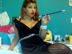 n-elli:  Murder mystery party tonight this is my costume minus the feather boa  Looking fiiiine my dear.