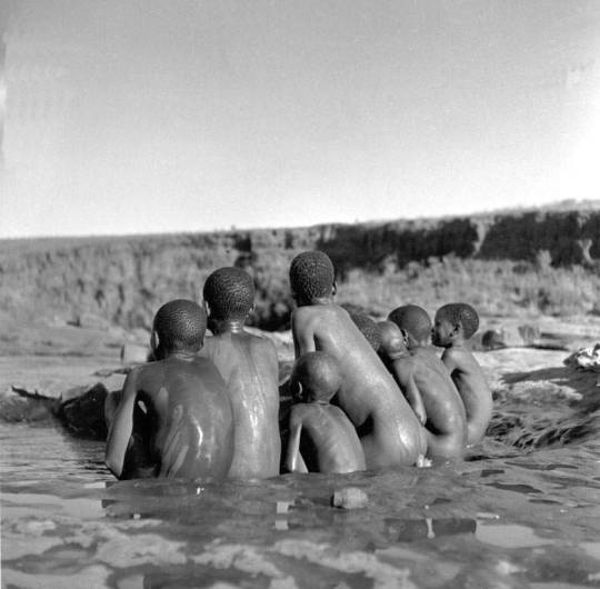 zulu children skinny-dipping