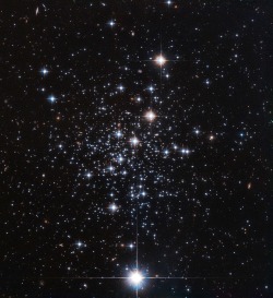 just&ndash;space:  Hubbles beautiful capture of the globular cluster Palomar 12  js 