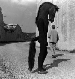 Jean Cocteau - Tournage du Testament d'Orphée, Les Baux de Provence, 1959.