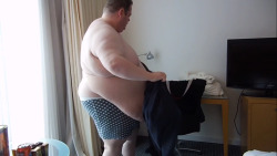 gordo4gordo4superchub:  xj78:  In this video I take a shower in an extra wide shower. I loved it. I loved the space. I loved the chair in the shower. I love my fat!  Links:  Computerhttp://www.clips4sale.com/store/70055 (Name of video: Swedish Gainer