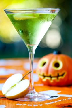 Green Appletini 2 oz vodka1 oz apple schnapps1 oz Midori melon liqueurSqueeze of lime juice Combine in a cocktail shaker with ice, give it a couple of good heave-ho’s and strain into a large cocktail glass; garnish with a thin slice of granny smith