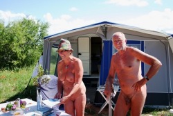 baremountain:Nude campers are VERY friendly and social people