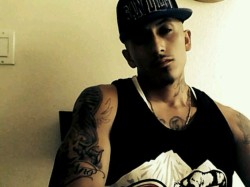 staydownxxx:  Hot latino with tattoos and hat