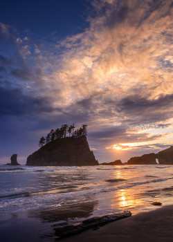 outdoormagic:  Sunset at Second Beach by Dan Mihai  