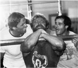 oldiegoldies:  How many extra reps would you do if Arnold and Franco were yelling at you? Arnold Schwarzenegger, Jusup Wilkosz and Franco Columbu.