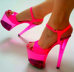 i love pink, I'm obsessed with velvet...
