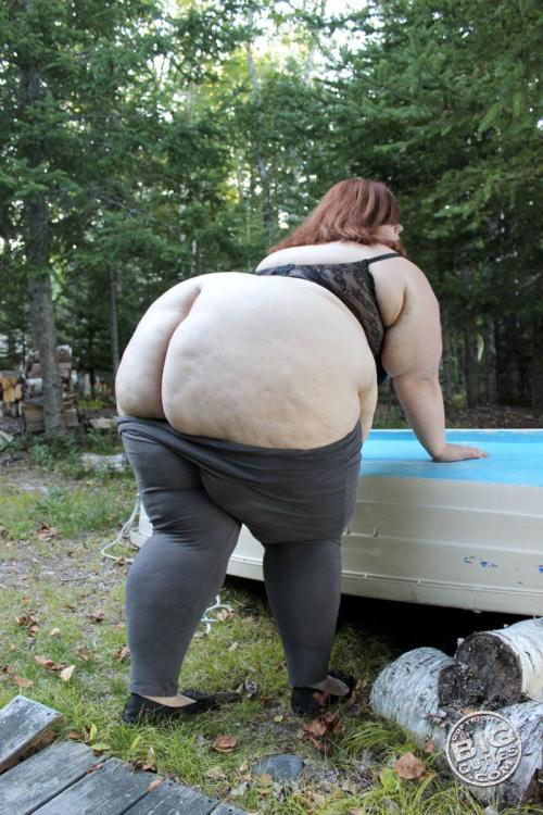 Mature naked Fat backside for lovers 2, Mom xxx picture on bigslut.nakedgirlfuck.com