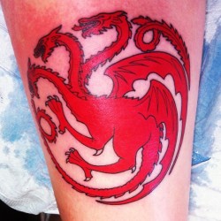 fuckyeahtattoos:  Targaryen crest done by Hilary Dawson at Electro-Lady Lux in Vancouver, BC.  