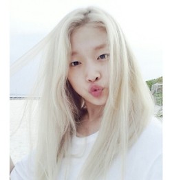 modelchoi-ara:  What do you think of the change? It definitely surprised me.  Love white hair.