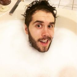 mike121193:Gotta love a good #bubblebath … Literally overflowing with bubbles.