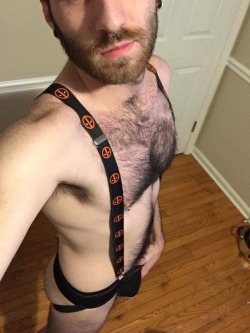 fappy-go-lucky:  Secret fetish: suspenders  Nipples and suspenders