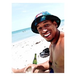 tpindell:  life’s a beach 🌴☀️🌊#speedogang #tpindellbuckets #sundayfunday (at South Beach Miami) 