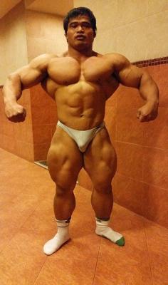 muscleclubeblog:  Damn those juiced up shorty Asian guys can really pack on muscle. Woof! Sawaeng Panapoi   like