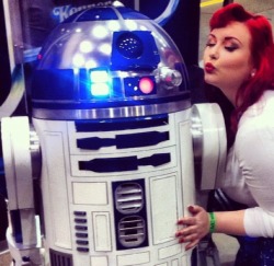 rarabattleaxe:  Flashback Friday!  That one time I met my favourite little droid and he beeped, whirled, and whistled for me when I gave him a hug and a kiss…love this little dude!  ✌