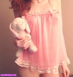 skitty-little-kitty:  daddy-princess:  Pink nighties do things to Daddy…..  I’ve yet to find a cute pink nightie to fit my boobs :( 