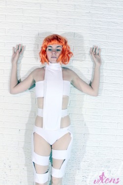 pixelvixens:  Which element is the sexiest? The fifth one. Aoife returns in her LeeLoo cosplay in this week’s Pixel Vixen update, “Element”! Join now to see it all!