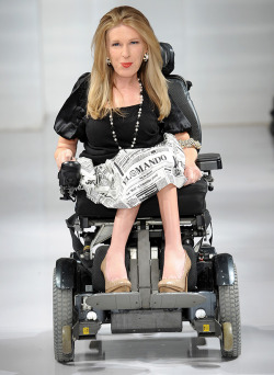 velvetadvances:  Fashion designer Carrie Hammer replaced her runway models with her role models… and Dr. Danielle Sheypuk is the first-ever model in a wheelchair to ROCK the runway. Read the article here! 
