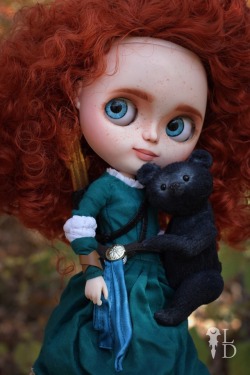 luciana-dolls: Merida Blythe and her brother bear.   Link for sale here: https://www.etsy.com/listing/551085354/ooak-merida-and-hubert-bear-brother  OMG this looks beautiful yet creepy&hellip; I like it :)