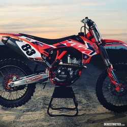six3seven:  Shared from ‘derestricted’ on instagram: @jdobes83 sent me some photos of his tricked out #Ktm #350sxf . More on the site. #motocross #kiskadesign http://ift.tt/1mcuug1 —Please leave credits intact—