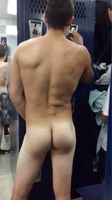 nickn300:  playinggrabass:  Manly locker room attire.  Follow me @ http://nickn300.tumblr.com for hot guys, locker rooms, dicks and your next cumshot! My archive is full of stuff like this! 😍