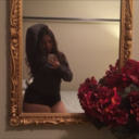 holdeverycurve:  What woman doesn’t look good in flowers?🌹🌸💐  Thick 