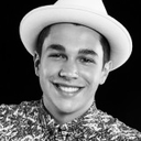 male-celebs-naked:  Austin Mahone bulging in towel while singing = happinessMore Celebs HERE  ← 