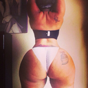 bigbuttsthickhipsnthighs:  Cup them cakes 