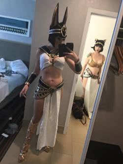 cosplay-galaxy:  Anubis (Nicole Marie Jean) and Bastet (Brianna Nicole)   Awesome
