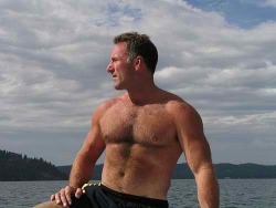 grade-a-beef:  todaddyloveson:  I’ll reblog this daddy every time I see him. So strong and sexy.      (via TumbleOn)