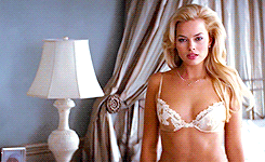 margotrsource: Margot Robbie as Naomi Lapaglia in ‘The Wolf Of Wall Street’ (2013)   Elle est si belle cette femme 