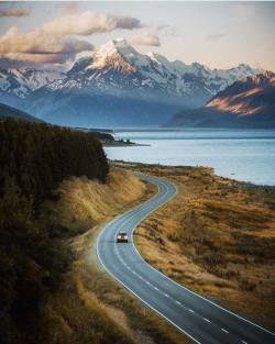 wanderlog:  New Zealand. Photo: @jasoncharleshill #newzealand #nature #landscape #scenery #explore #travel #photography #wanderlog https://www.instagram.com/p/BtbpbjKhQtl/?utm_source=ig_tumblr_share&amp;igshid=1dk7qpiywkr8m