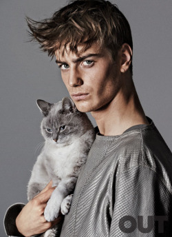 ballpointbitch:  admirall-halsey:  alekzmx:  a whole buch of Guys with Cats  Sorry but the black cat’s face is too much for me  i believe i speak for most of us when i say that if that fine slice of hotness was cuddling me i’d be pretty damn excited