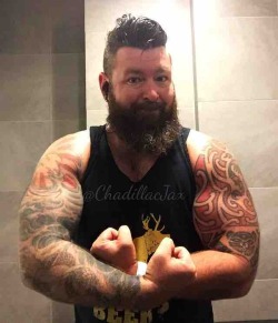 chadillacjax:  Happy about them arm gains! I think my eyes are buggin from the preworkout lol #armday #workout #gainpost #biceps #tatted #tattoo #gay #musclebear #beardlife #beardedgay #single #bugeye #flex  (at Planet Fitness)