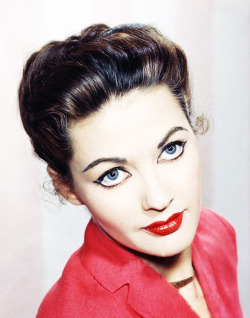hollywoodlady:  Yvonne De Carlo wearing a red jacket and a gold necklace, circa 1955 