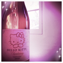 💕 My Hello Kitty wine. (*ﾉ・ω・)ﾉ