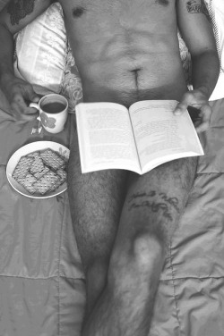 awww breakfast in bed. how thoughtful of you ;)