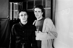 sseekinspiration:  petah-l:  vividing:  koufy:  oxytociin:  thekissingclub:  james franco and jason segal  on the set for Freaks and Geeks  as Daniel and Nick  looking hot as fuck  JASON SEGAL IS MY BABE  STOP IT 