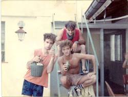 enremolinos:  Foto en la terraza de mi casa. Previo a la salida del primer disco (Charly Alberti/Facebook) 