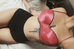laadyyblue:  I really love this vintage bra.🌺 