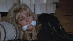 superbounduniverse:  distressfulactress:  Heather Locklear in TJ Hooker   Superbound rating: 9.75