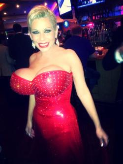 gorgeousadultstars:  Claudia Marie dressed as Jessica Rabbit for the AVN Awardstwitter.com/claudia_marie